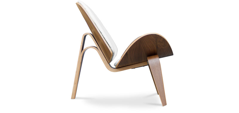 Poltrona design - Poltrona escandinava - Revestida em couro - Lucy