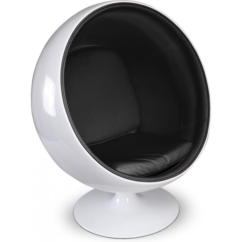 Poltrona Design Boule - Revestida em Similicouro - Batton