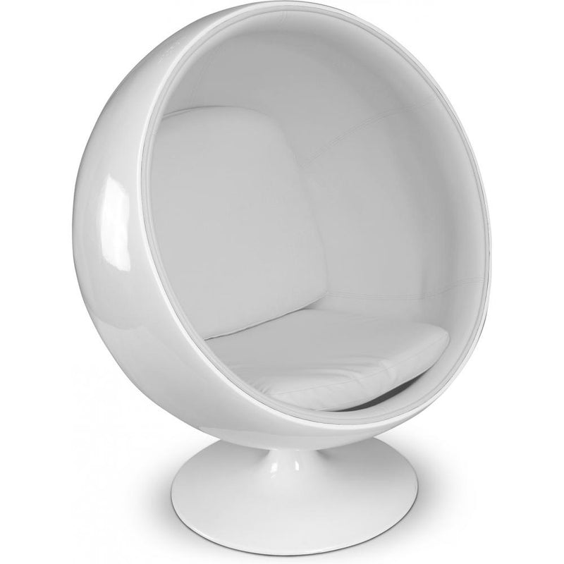 Poltrona Design Boule - Revestida em Similicouro - Batton