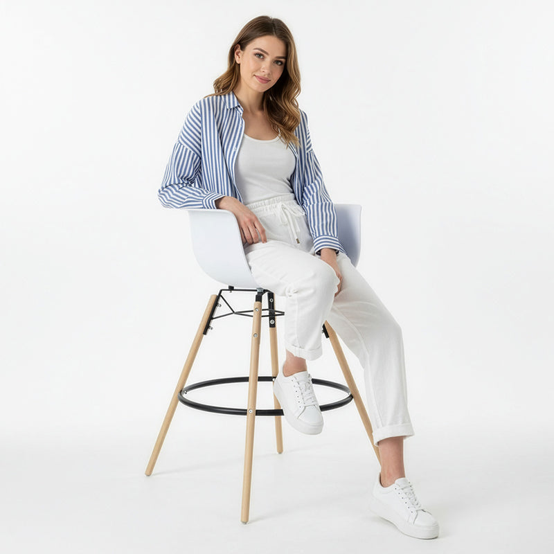 Bar Stool - Scandinavian Design - Wooden Legs - Nordika