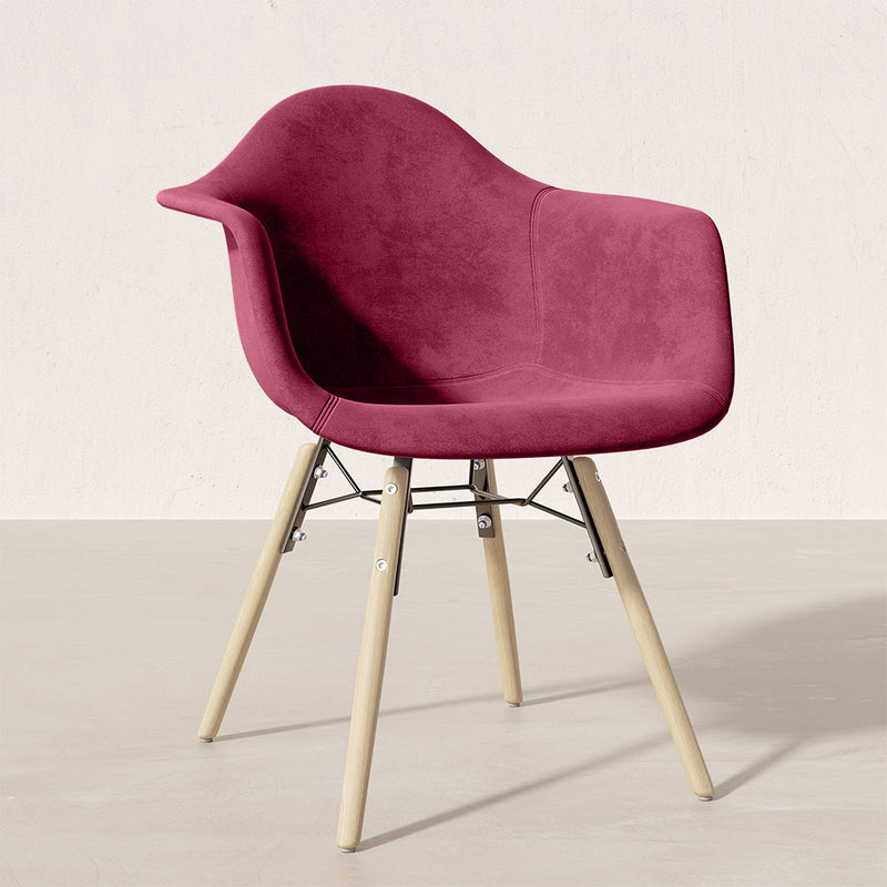 Velvet Dining Chair - Scandinavian Design and Wooden Legs - Nordika