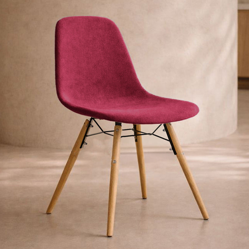 Velvet Dining Chair - Scandinavian Design and Wooden Legs - Skögur