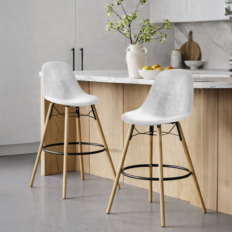 Velvet Bar Stool - Scandinavian Design and Wooden Legs - Skögur