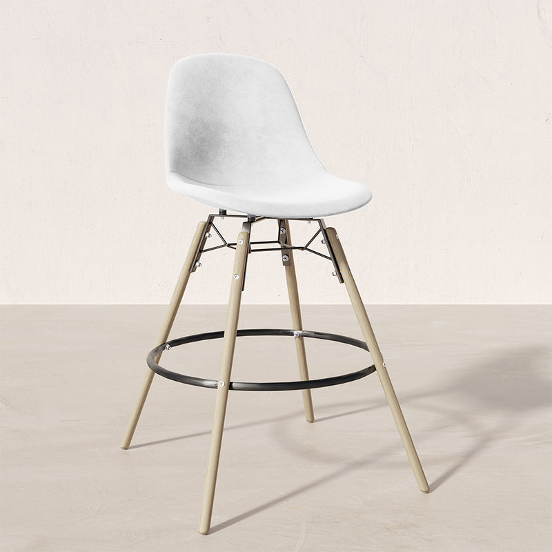 Velvet Bar Stool - Scandinavian Design and Wooden Legs - Skögur