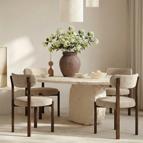 Dining chair upholstered in Chenille – Dark wood-effect legs – Ergonomic and modern design – Okare