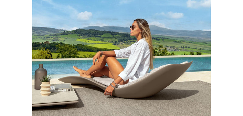 Chaise longue de piscine design - Blanc mat - Hero