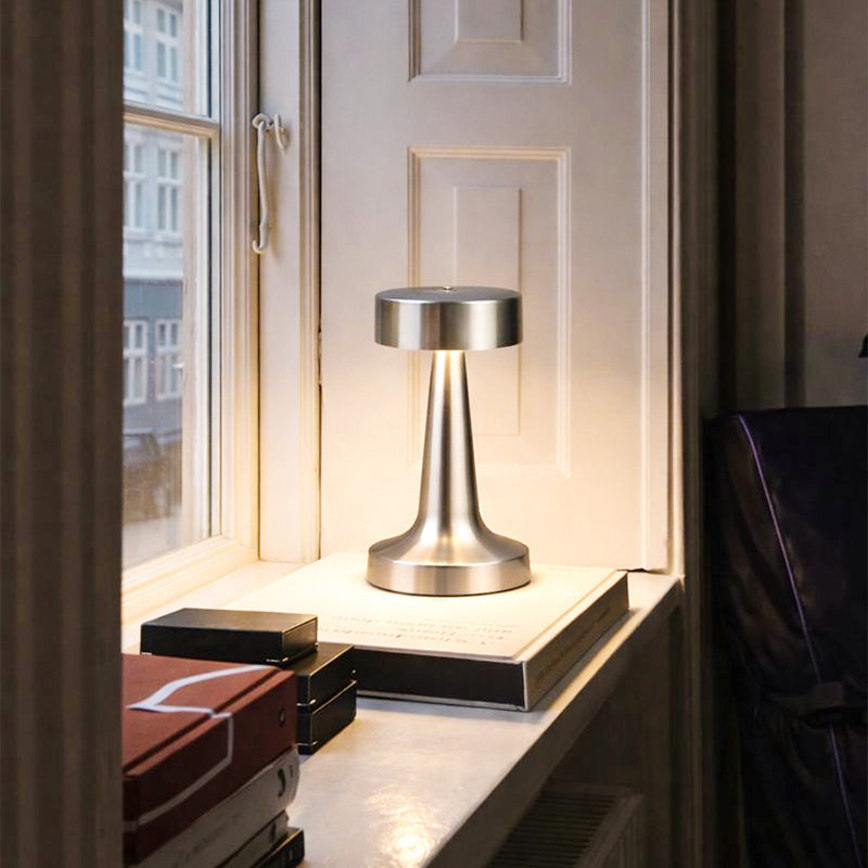 Candeeiro de mesa LED sem fios e recarregável - Controlo tátil - Design moderno em metal - Azura