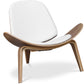 Poltrona design - Poltrona escandinava - Revestida em couro - Lucy