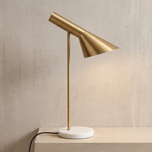 Candeeiro de pé dourado moderno em metal e mármore – Quely