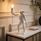 Simian-Tischleuchte im Stehdesign – Kunstharz