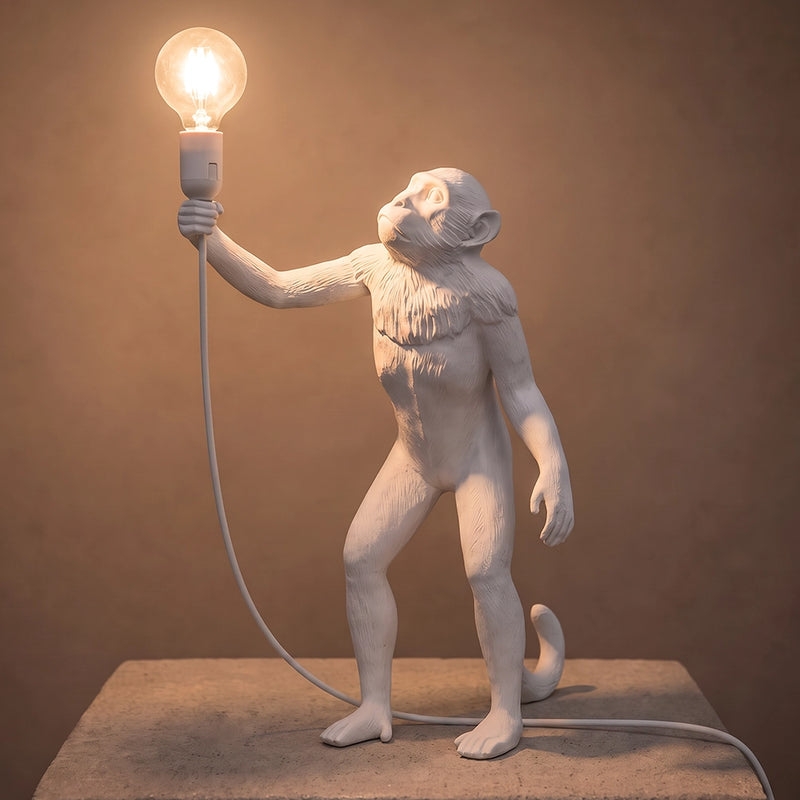 Simian-Tischleuchte im Stehdesign – Kunstharz